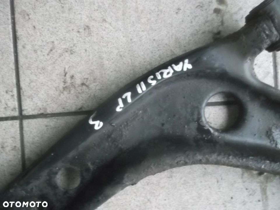 WAHACZ LEWY PRAWY TOYOTA YARIS II III 2006- 1.0 1.3 1.4 - 2