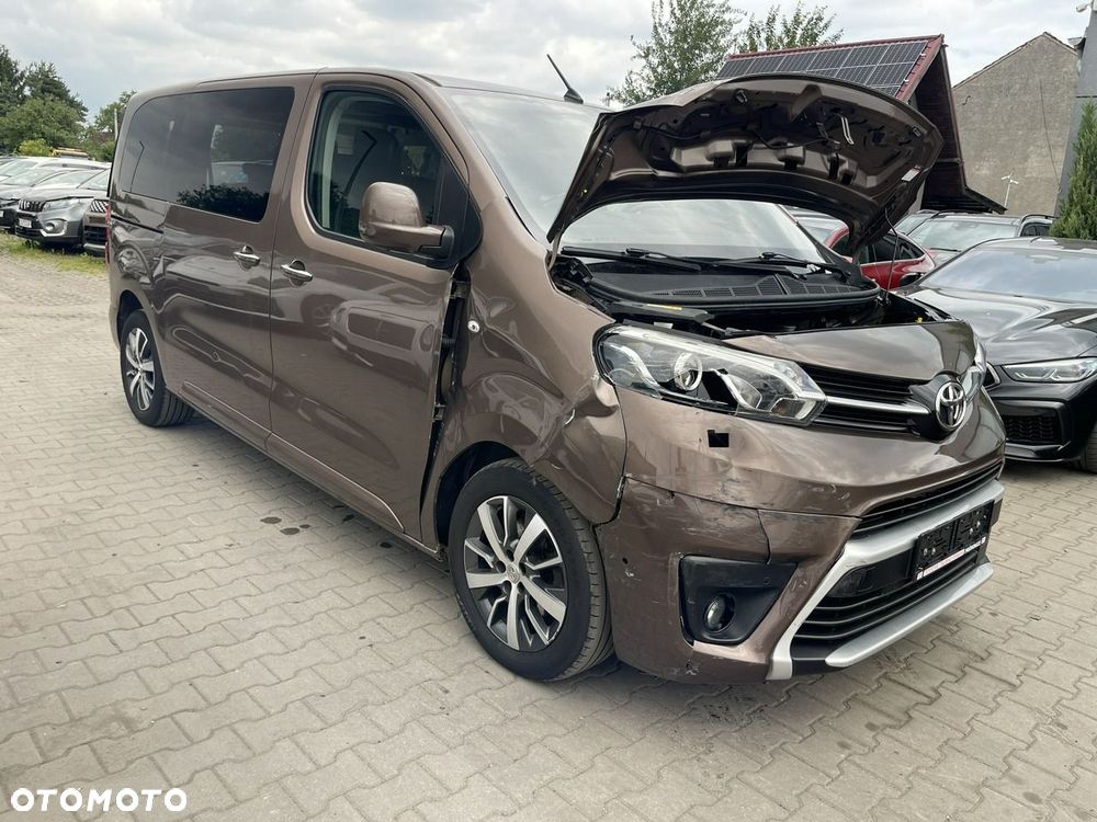Toyota Proace Verso 2,0-l-D-4D (5-Si.) Autm Family compact - 4