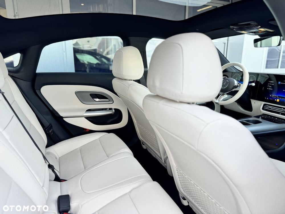 Mercedes-Benz CLA 200 mHEV 8G-DCT - 19