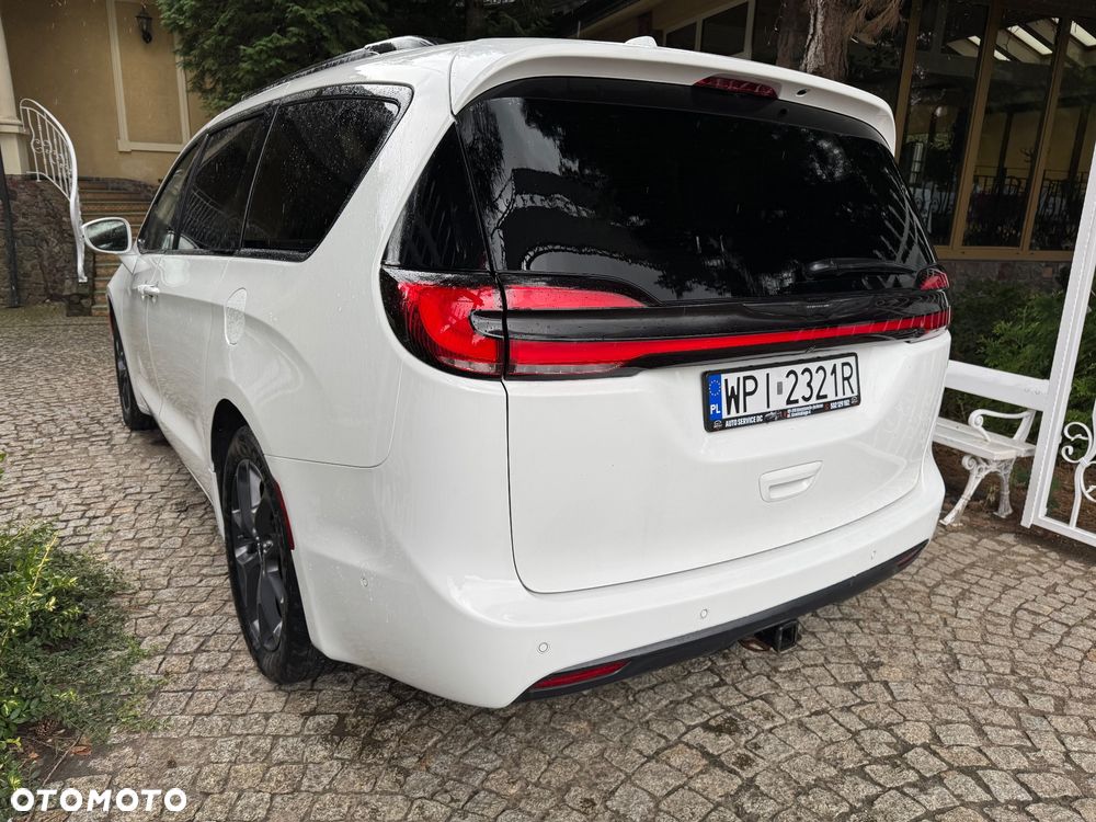 Chrysler Pacifica - 10