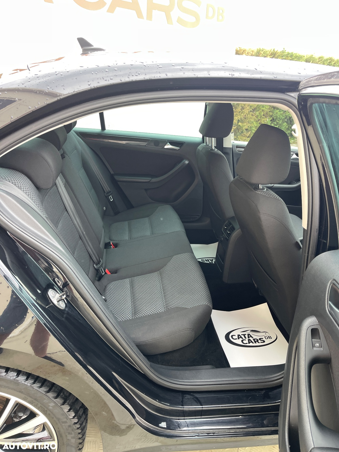 Volkswagen Jetta - 25