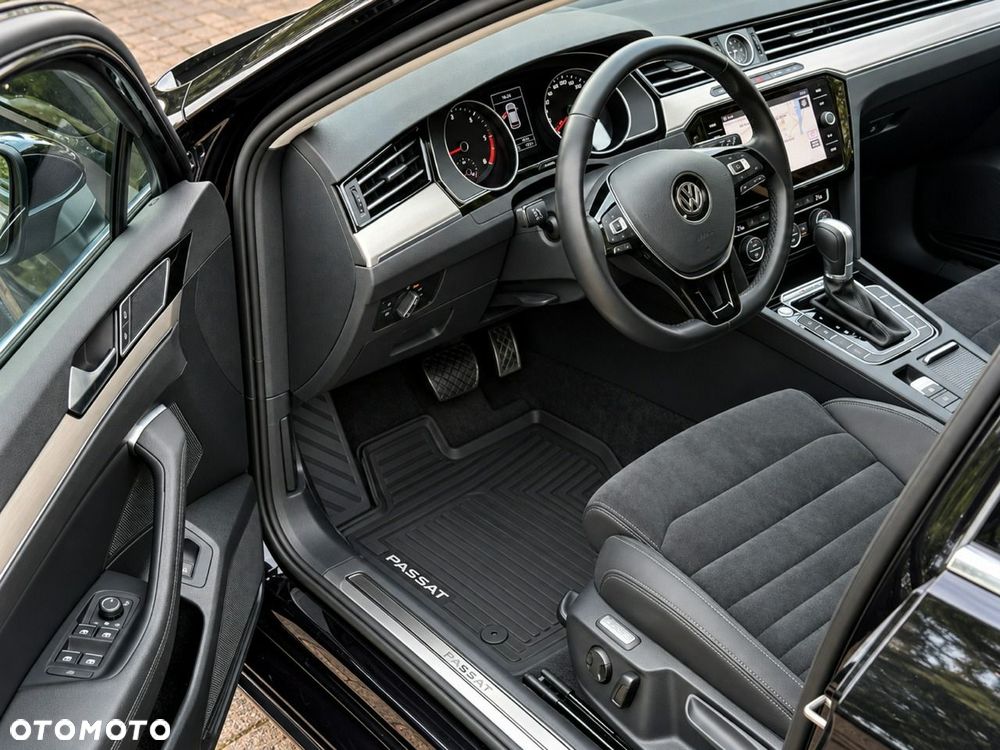Volkswagen Passat 2.0 TDI SCR DSG 4Motion Business - 6