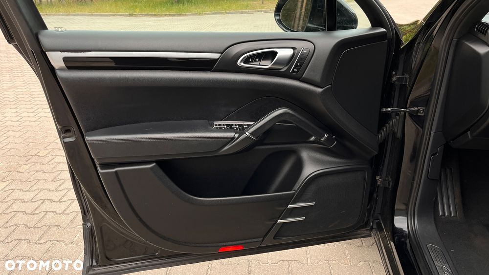 Porsche Cayenne S - 22