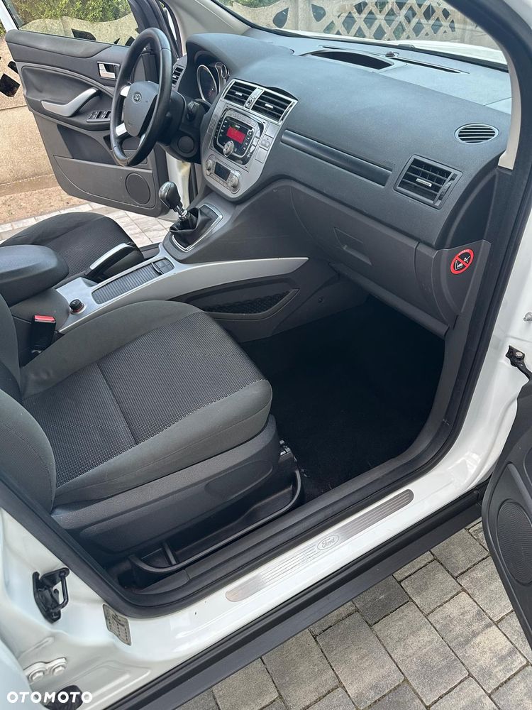 Ford Kuga - 12