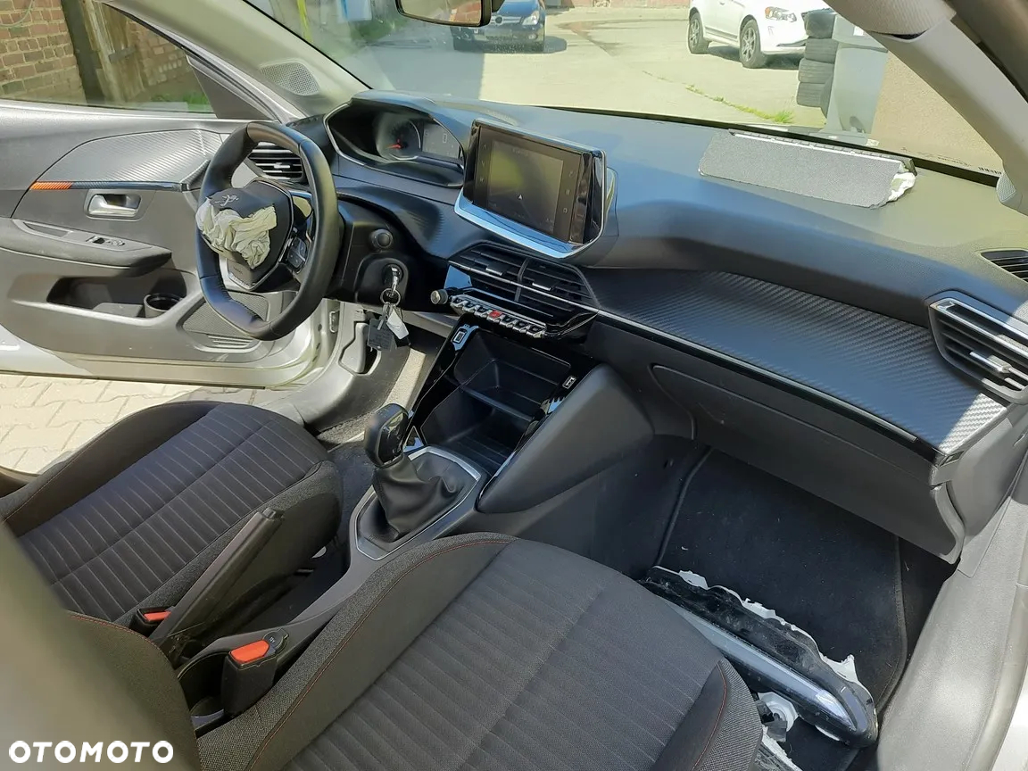 Peugeot 208 - 20