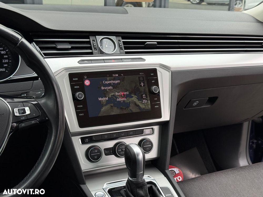 Volkswagen Passat - 10