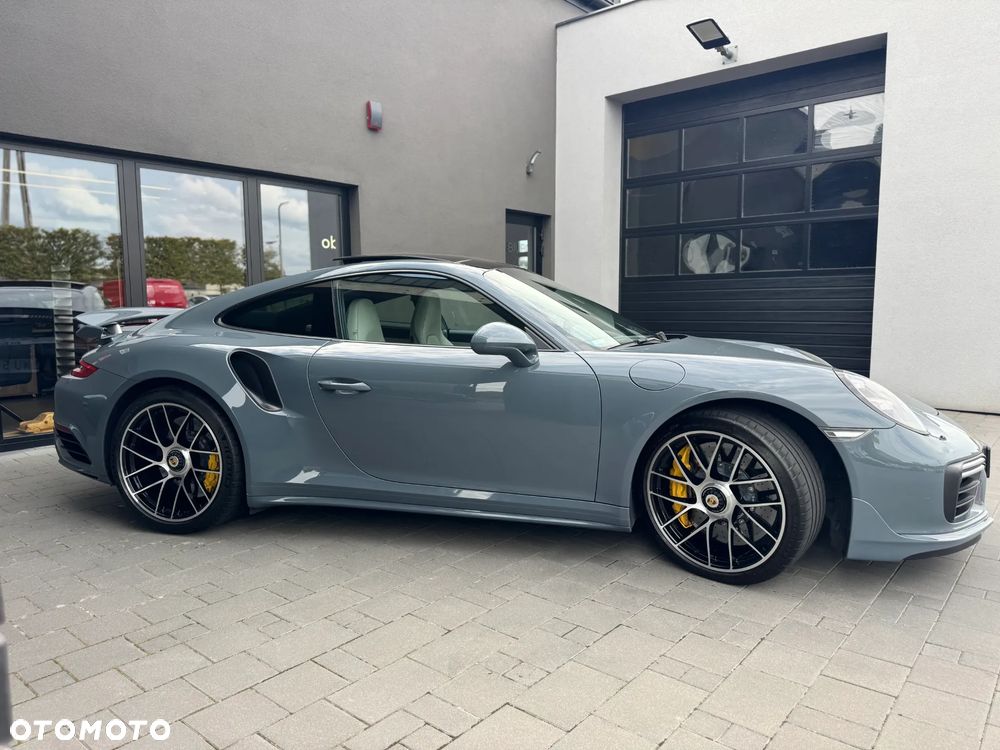 Porsche 911 Turbo S - 4