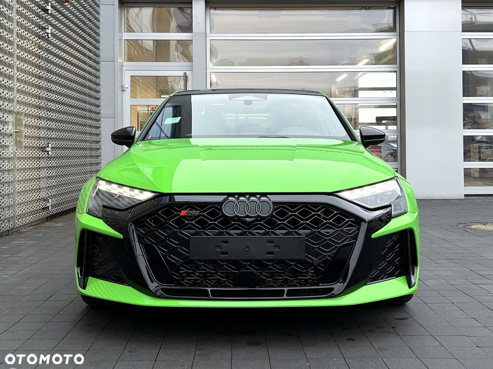 Audi RS3 Limousine - 12