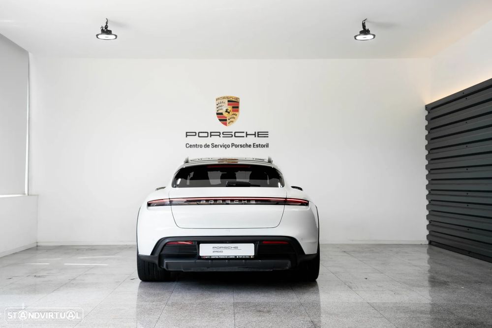 Porsche Taycan Cross Turismo 4 - 10