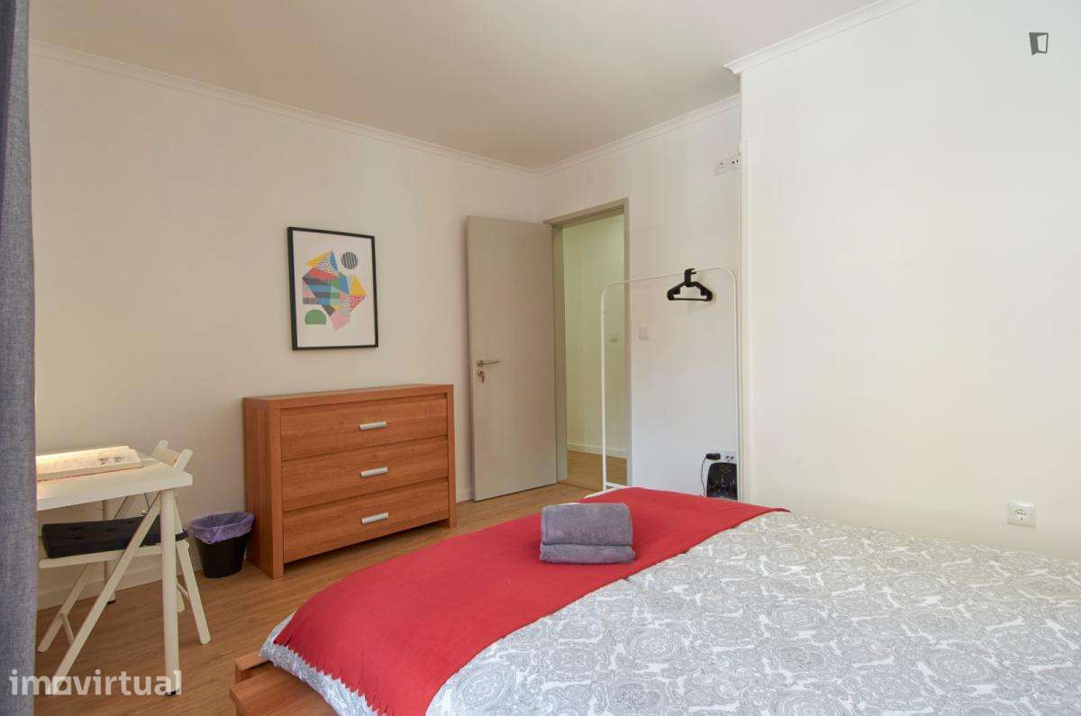 Quarto - localizado em Penha de França Lisbon - Grande imagem: 2/29