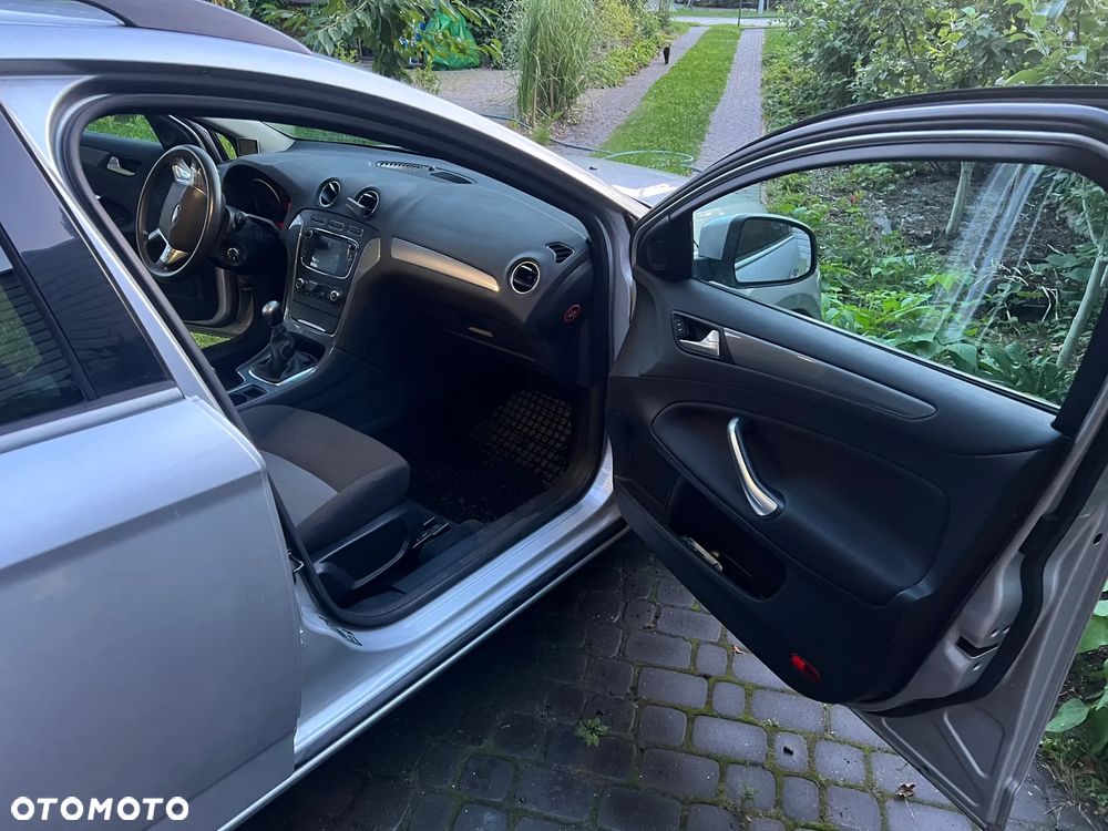 Ford Mondeo 1.6 Titanium - 11