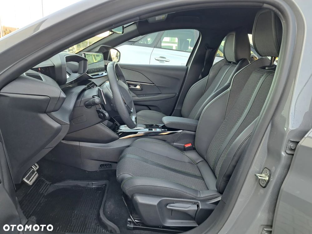 Peugeot 208 1.2 mHEV GT - 10
