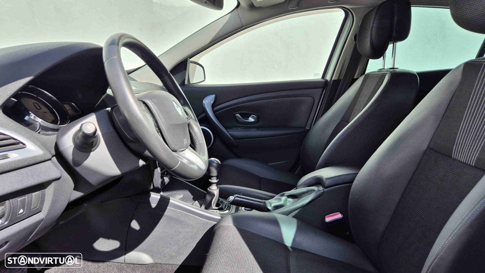 Renault Mégane 1.5 dCi Dynamique S - 9