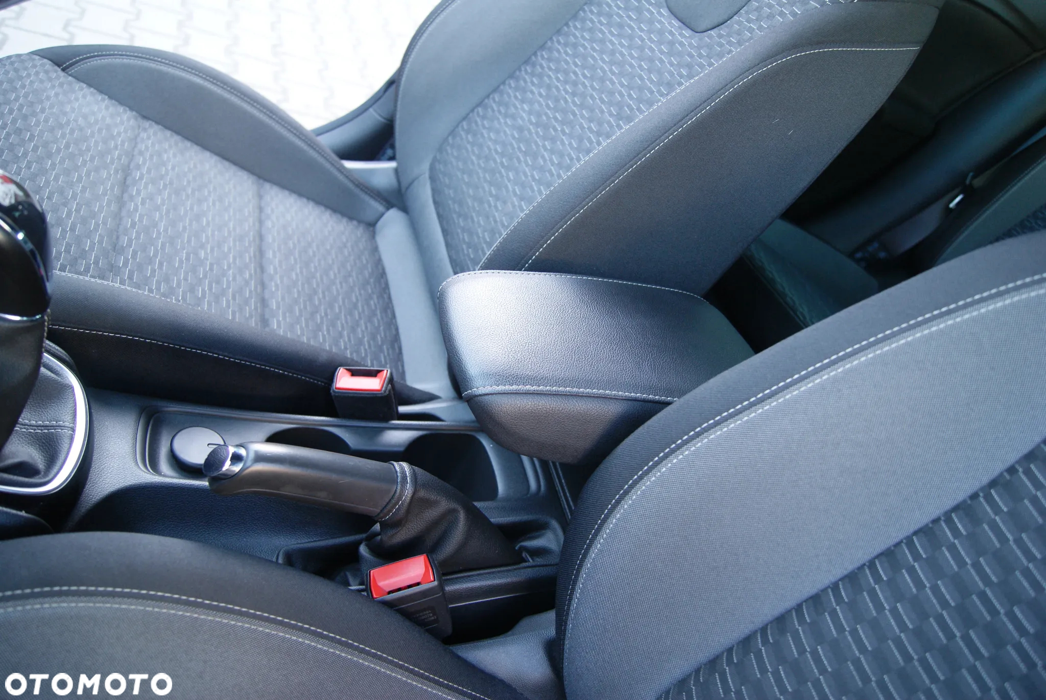 Opel Astra V 1.2 T GS Line S&S - 39