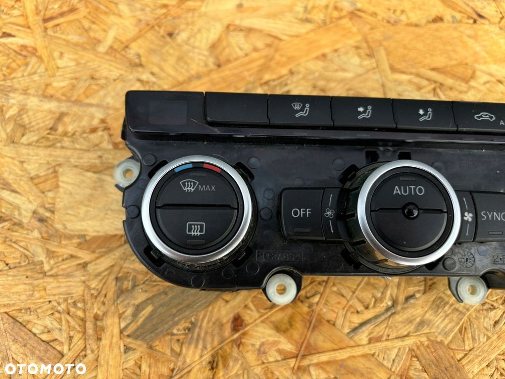 PANEL NAWIEWU KLIMATYZACJI VW PASSAT 3AA907044B - 2