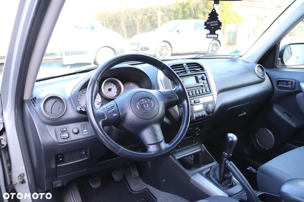 Toyota RAV4 4x4 Sol - 33