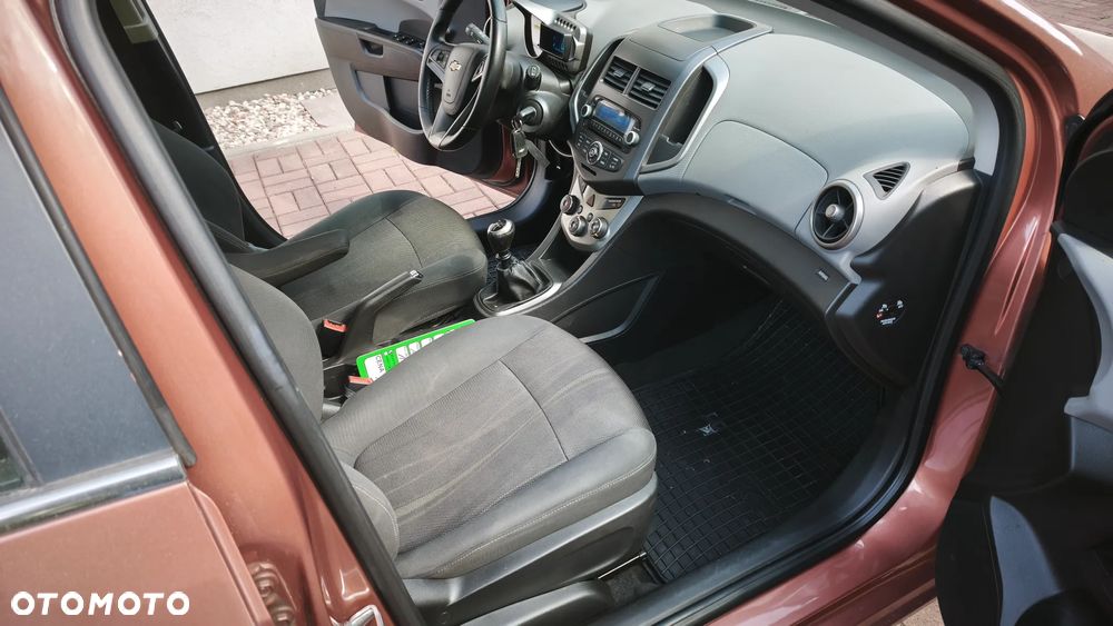 Chevrolet Aveo 1.6 LTZ - 15