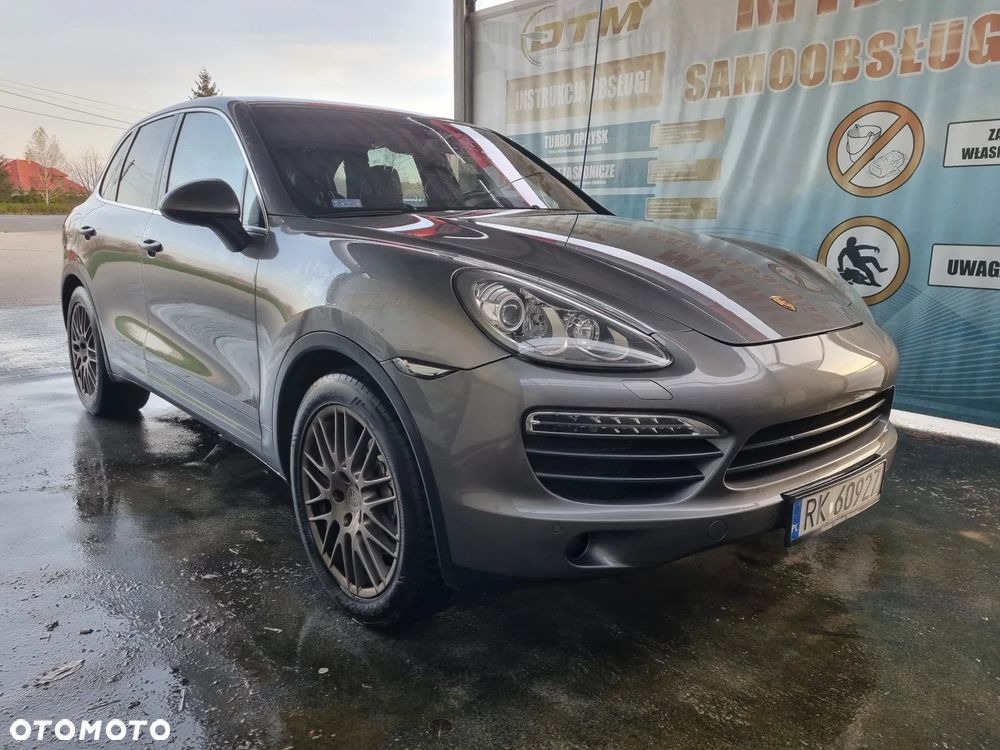 Porsche Cayenne - 1