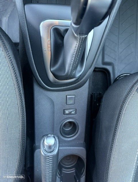 Renault Captur 1.2 TCe Exclusive EDC - 19