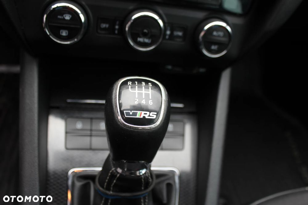 Skoda Octavia 2.0 TDI RS - 32