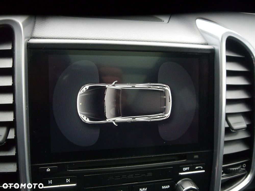 Porsche Cayenne - 21