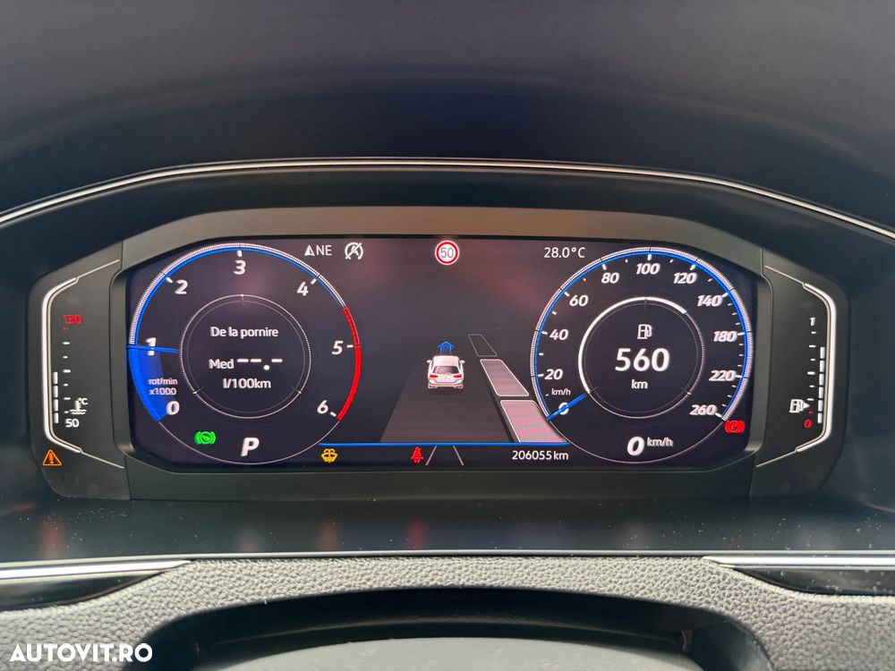 Volkswagen Passat 1.6 TDI SCR DSG Comfortline - 12