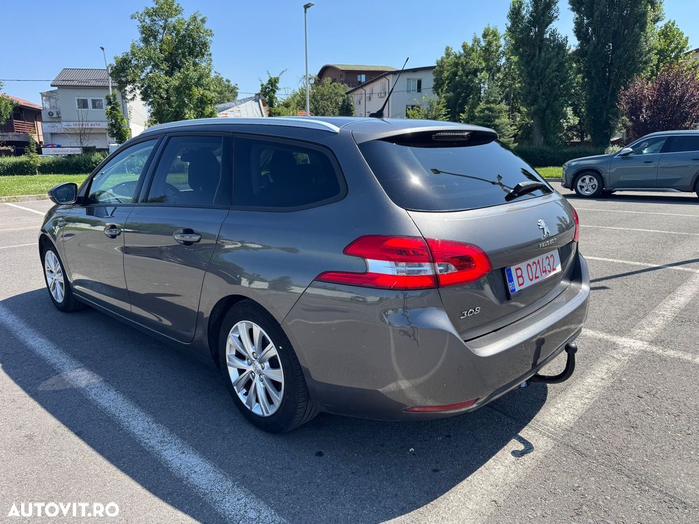 Peugeot 308 1.2 L PureTech Turbo Allure - 5