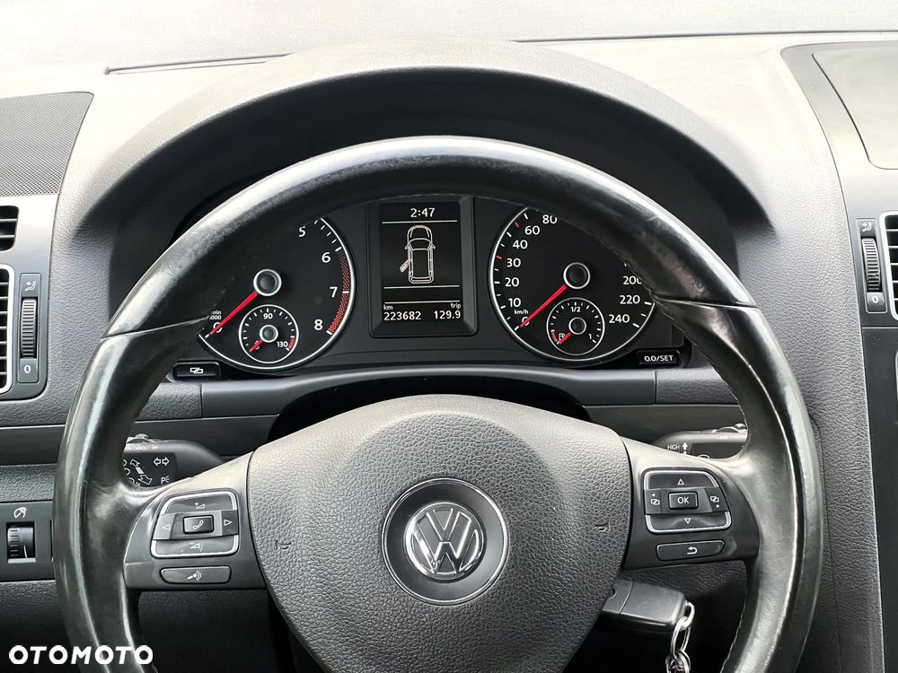 Volkswagen Touran - 3