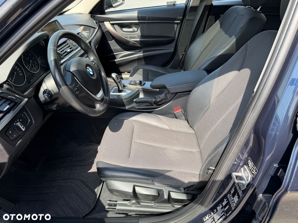 BMW Seria 3 320d xDrive Luxury Line - 13