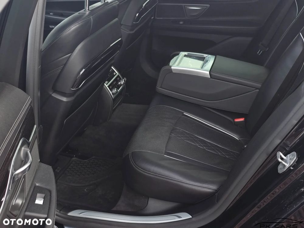 BMW Seria 7 730d xDrive - 31