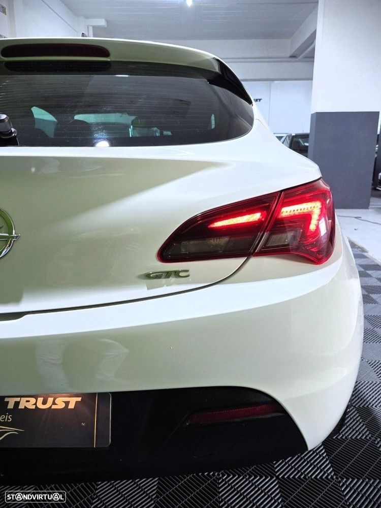 Opel Astra GTC 1.6 CDTi S/S - 9