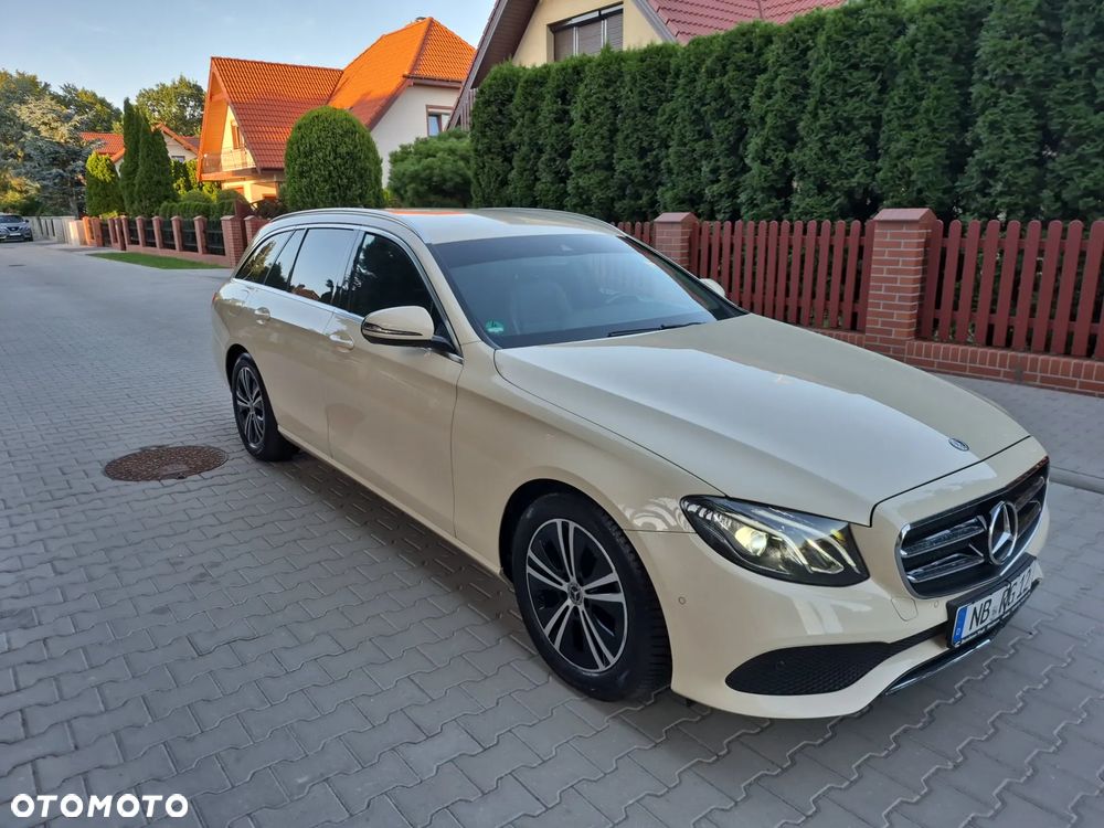 Mercedes-Benz Klasa E 220 d 9G-TRONIC - 19