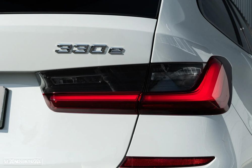 BMW 330 e Pack M Auto - 37