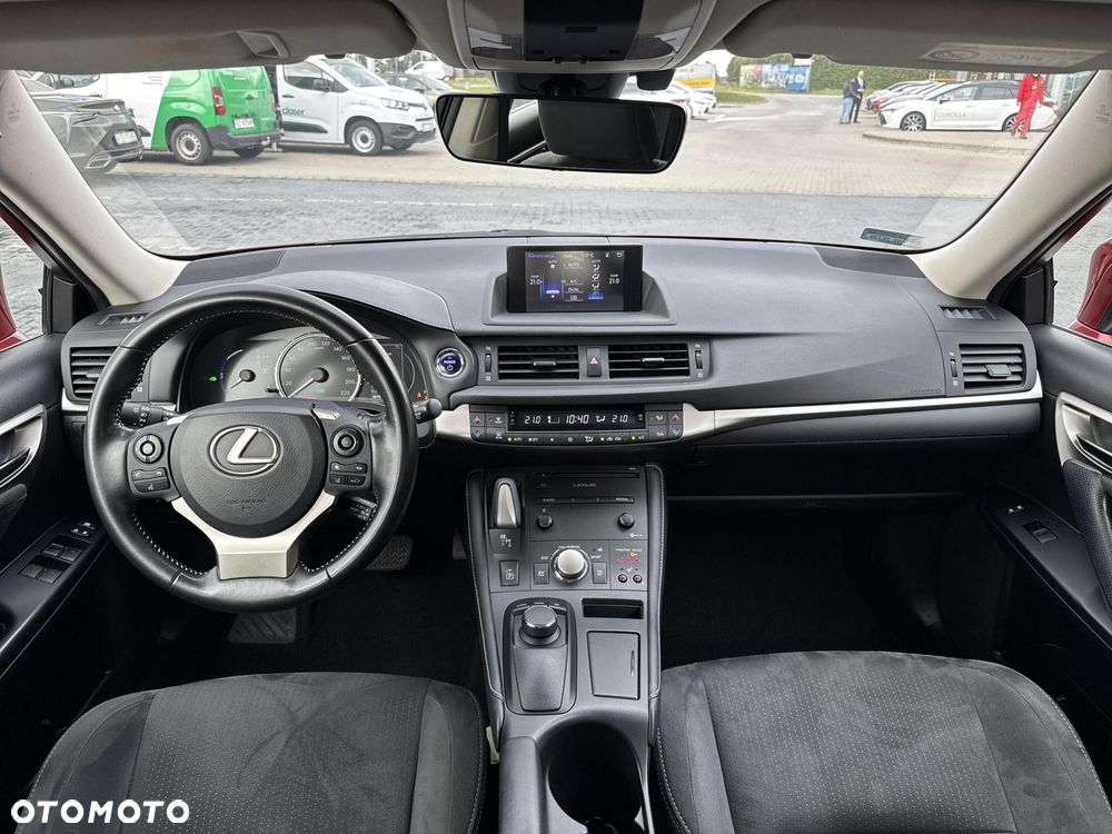 Lexus CT - 7