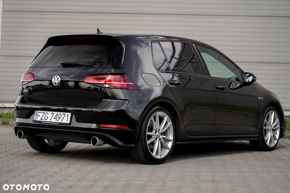 Volkswagen Golf - 4