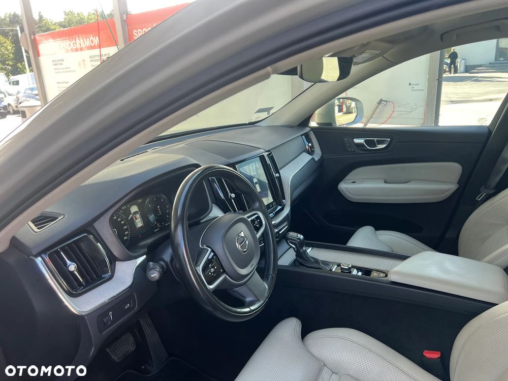 Volvo XC 60 D5 AWD Inscription - 22