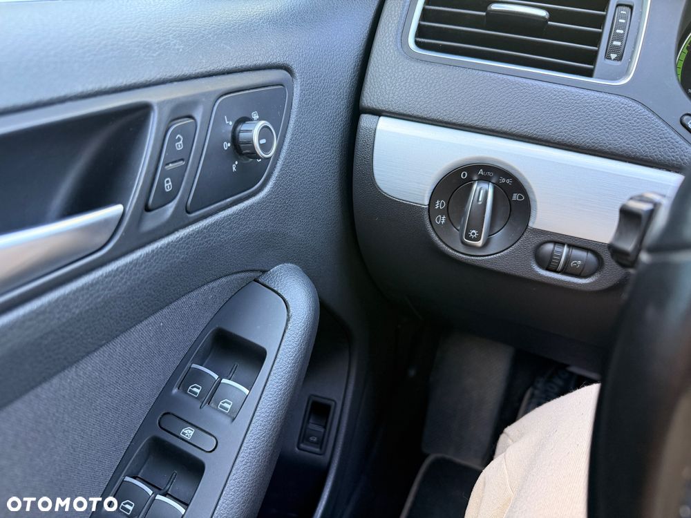 Volkswagen Jetta Hybrid - 15