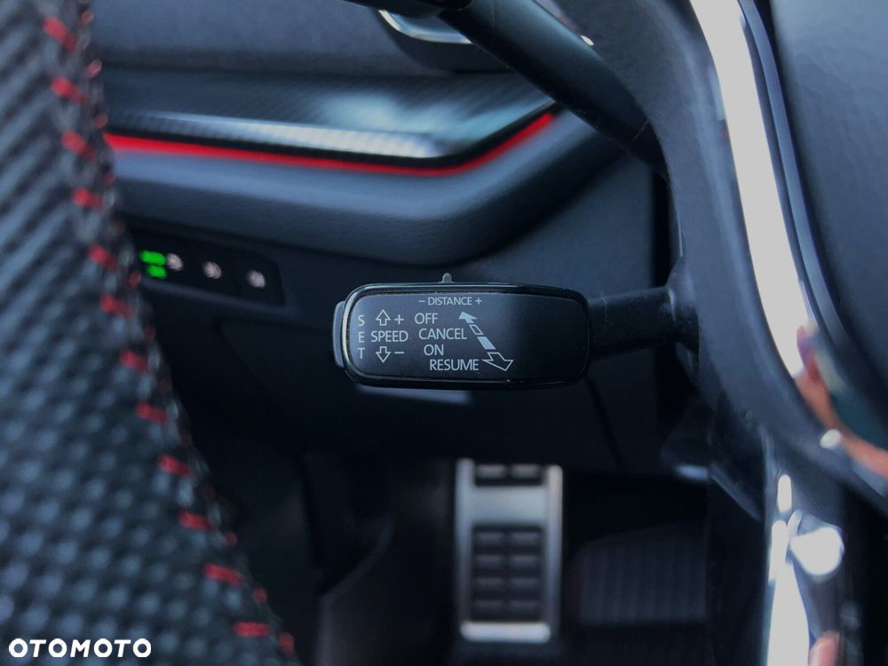 Skoda Octavia 2.0 TDI RS DSG - 23