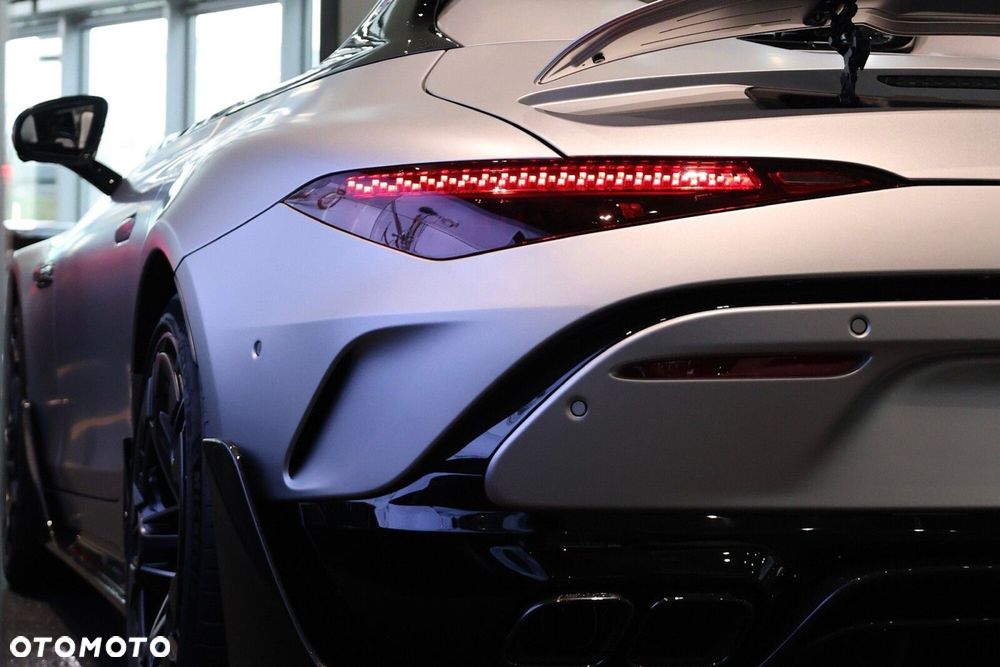 Mercedes-Benz AMG GT - 12