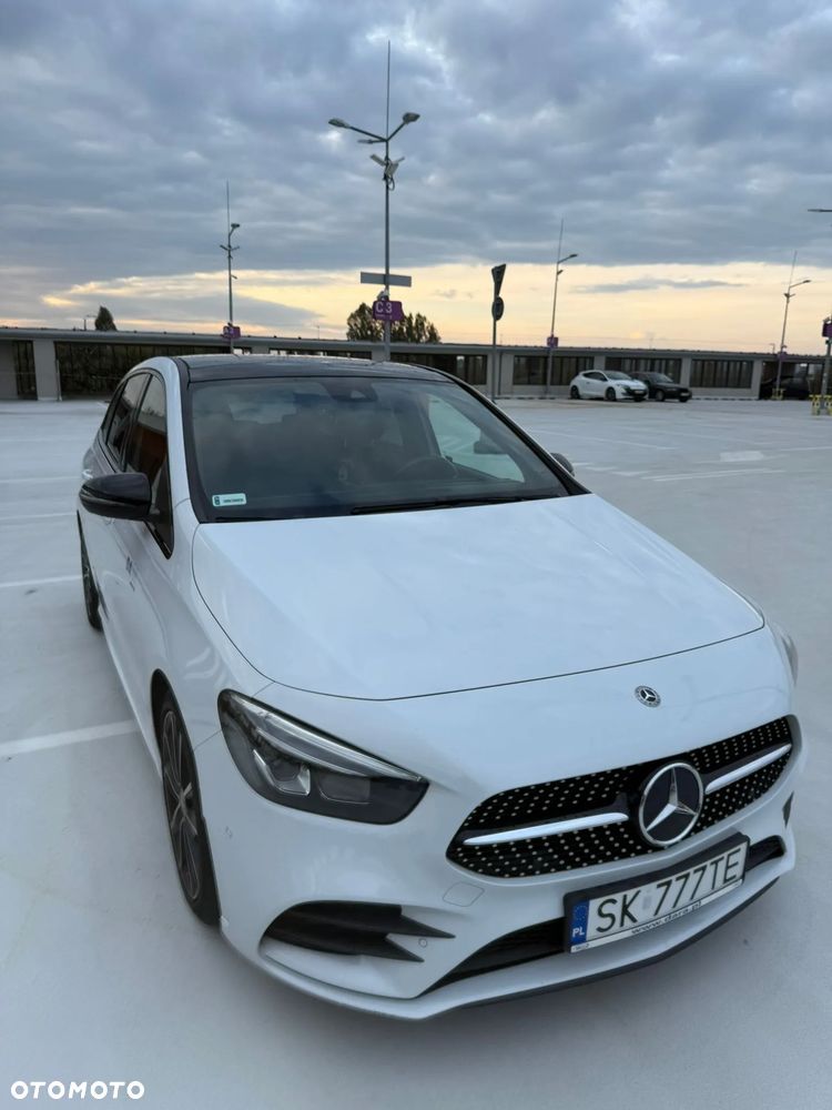 Mercedes-Benz Klasa B 200 d AMG Line 8G-DCT - 3