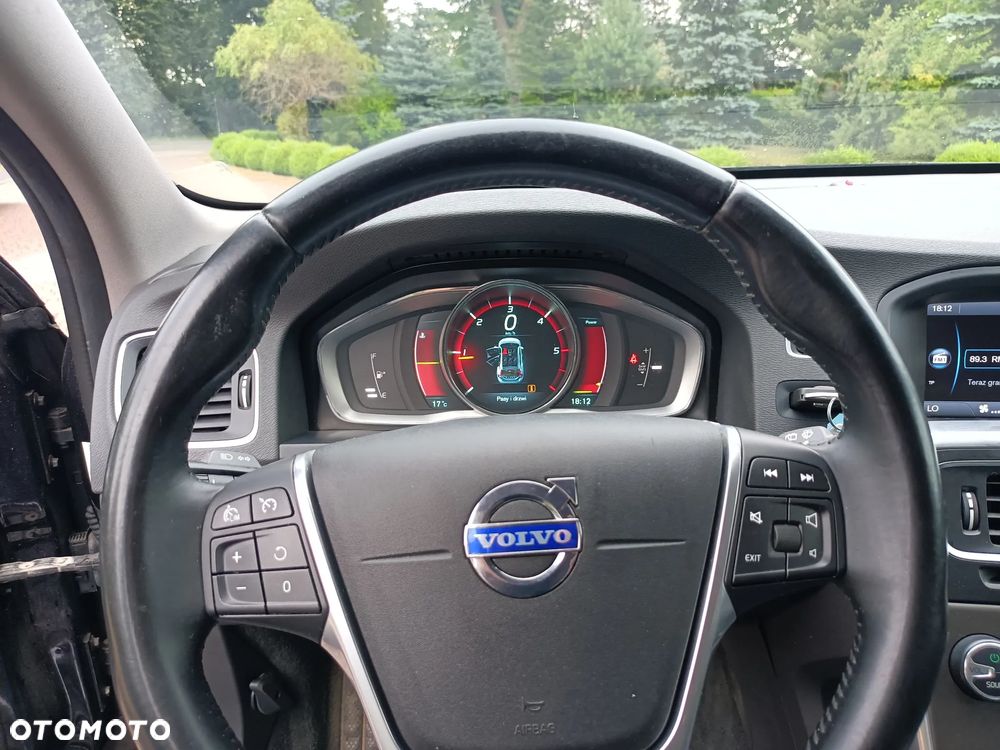 Volvo V60 D2 Momentum - 8