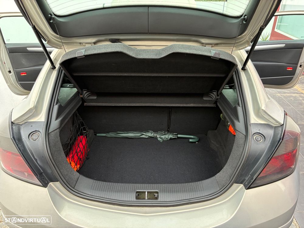 Opel Astra GTC 1.3 CDTi - 9