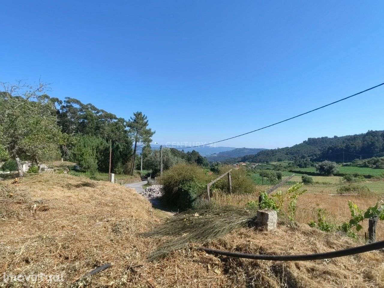 Ruína com terreno de 600m2 em Arcos de Valdevez - Grande imagem: 3/17