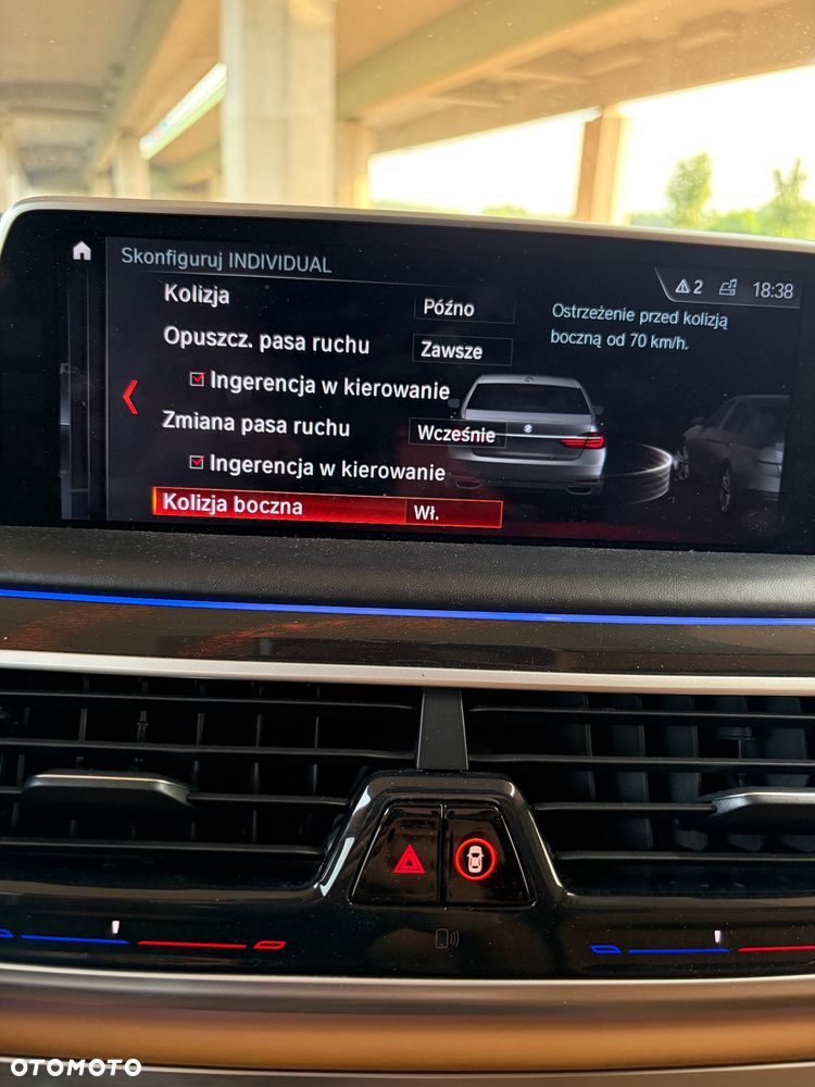 BMW Seria 7 750Li xDrive - 21