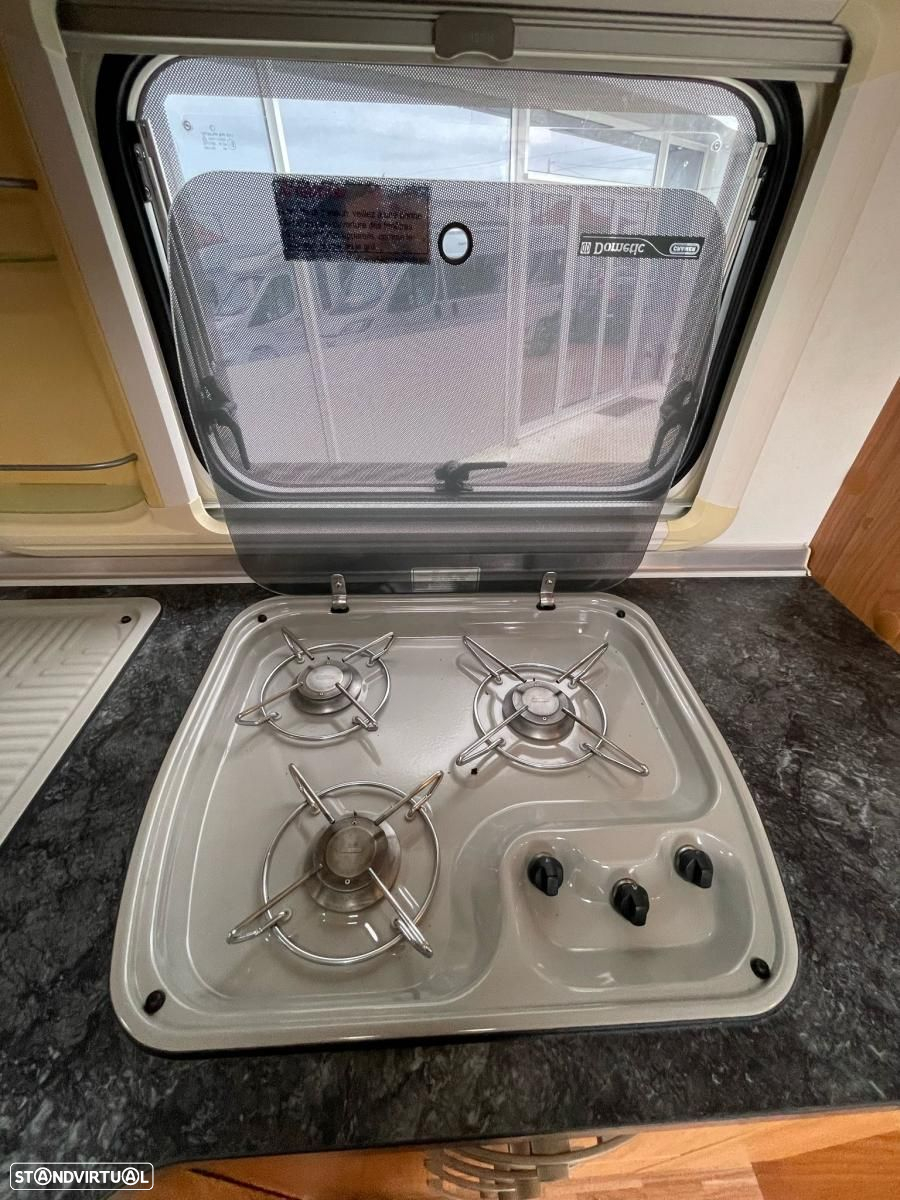 Burstner Privilége T630 cama francesa - 47