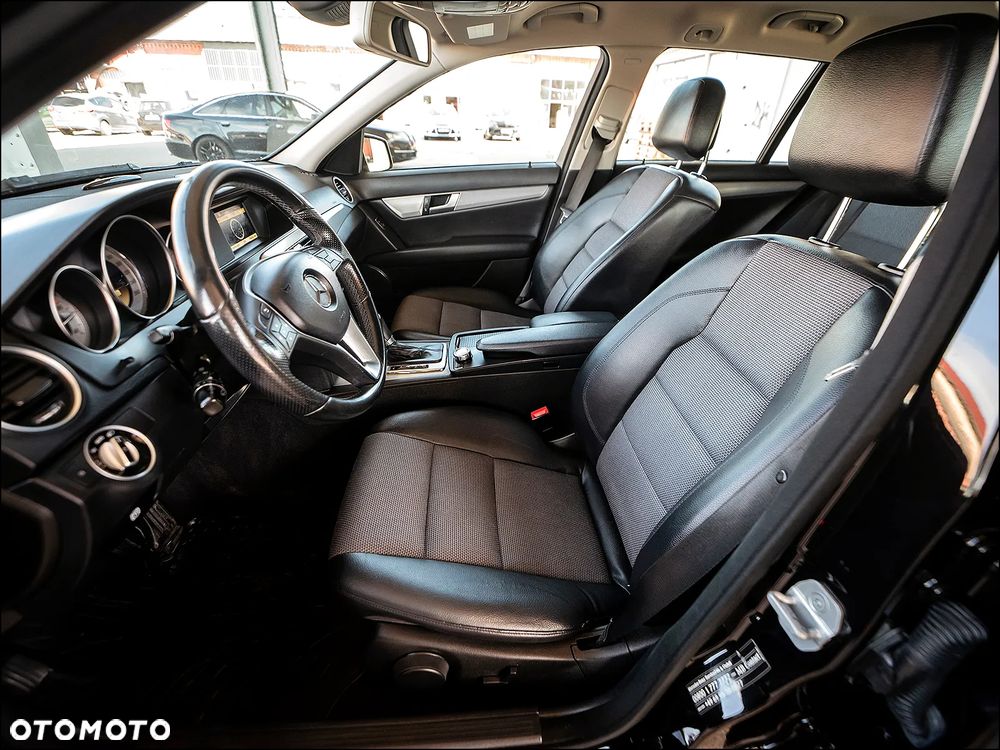 Mercedes-Benz Klasa C 180 BlueEFFICIENCY 7G-TRONIC Avantgarde - 34