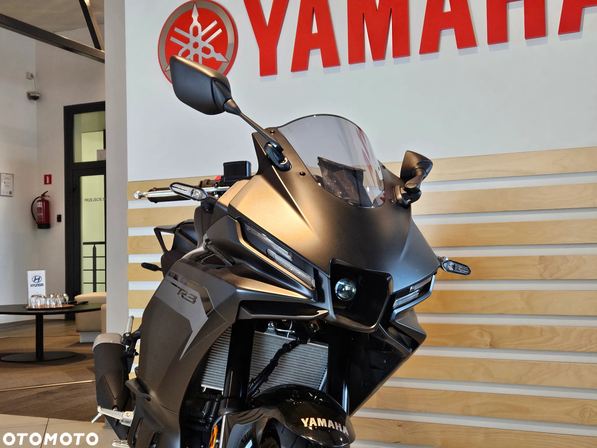 Yamaha R3 - 14
