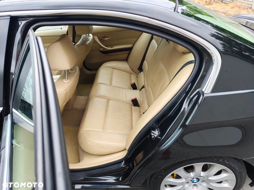 BMW Seria 3 325i - 6