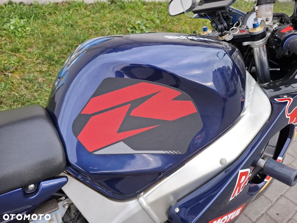 Suzuki GSX-R - 19