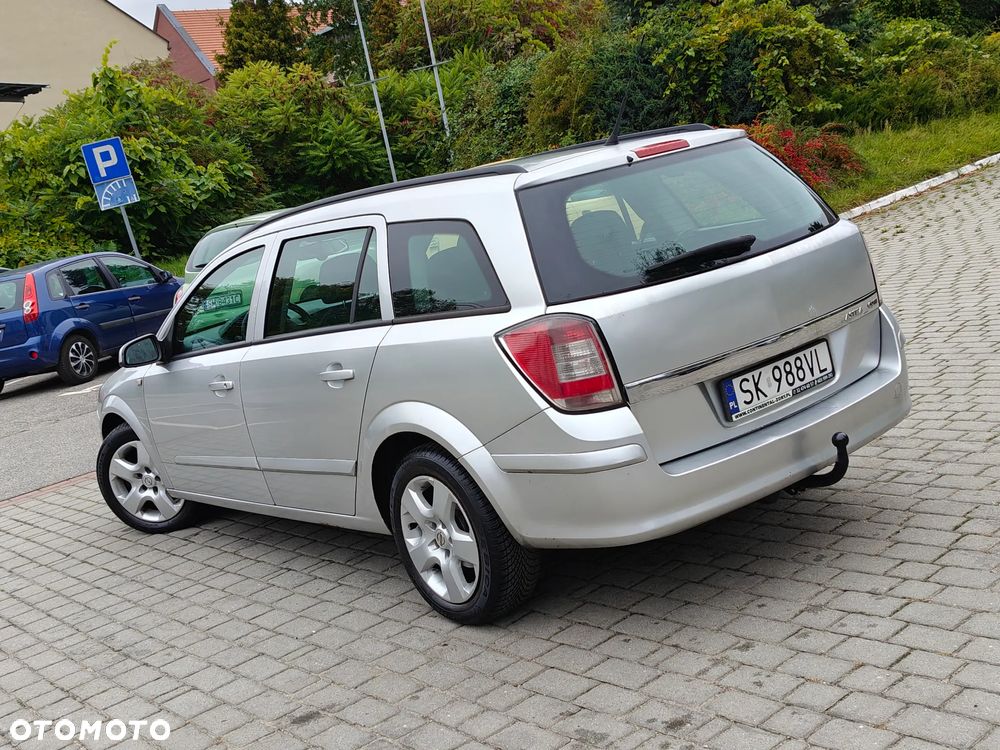Opel Astra 1.9 CDTI Caravan DPF Cosmo - 3